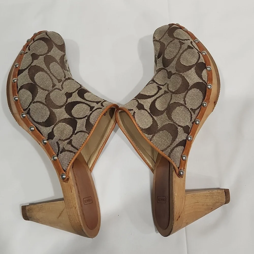 VINTAGE COACH FELICITY SIGNATURE WOODEN HEEL CLOGS Size 9